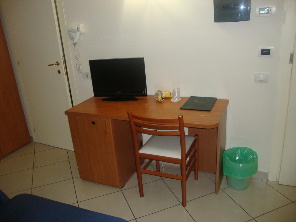 Hotel Primus Roma Room photo