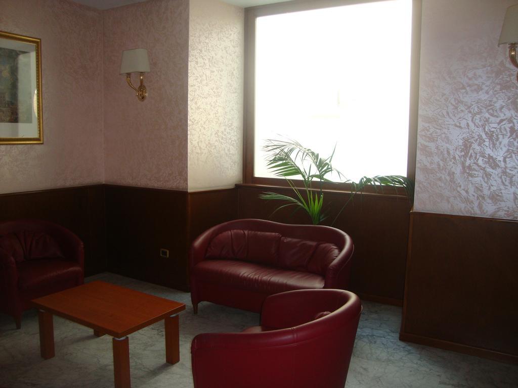 Hotel Primus Roma Exterior photo