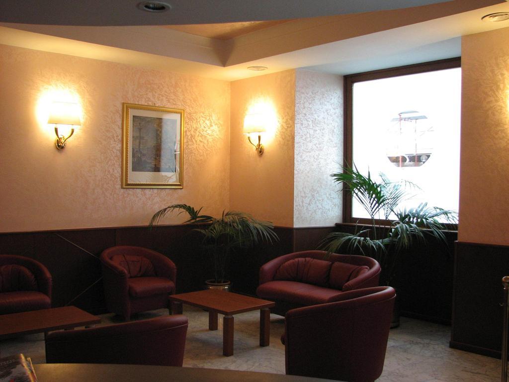 Hotel Primus Roma Exterior photo
